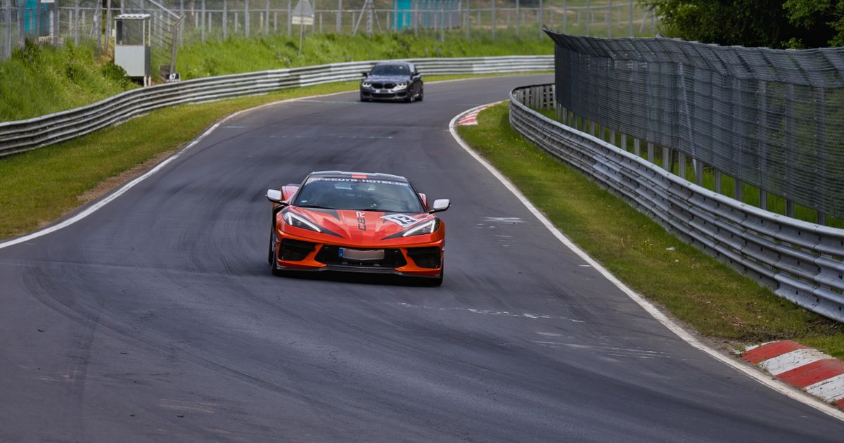 Motorsport streaming without cable - race car on the track - BoomTV